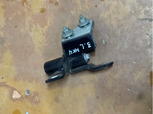 Петля задней двери, левой 1529957 FORD