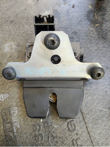 Замок крышки багажника 1930055 FORD