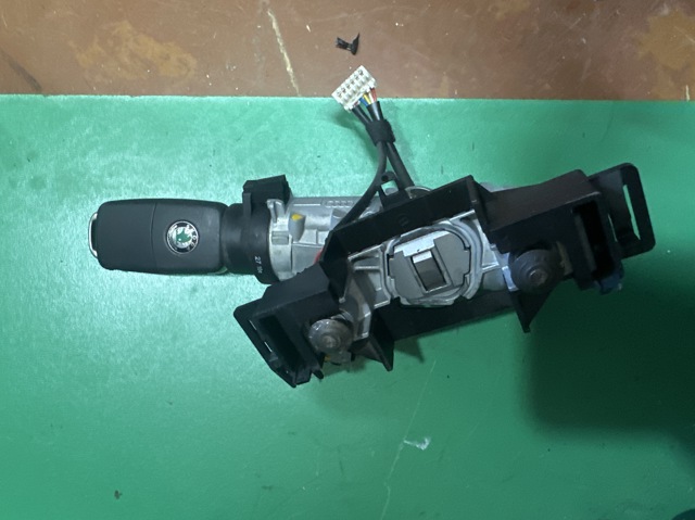 Замок зажигания 1K0905851B VAG
