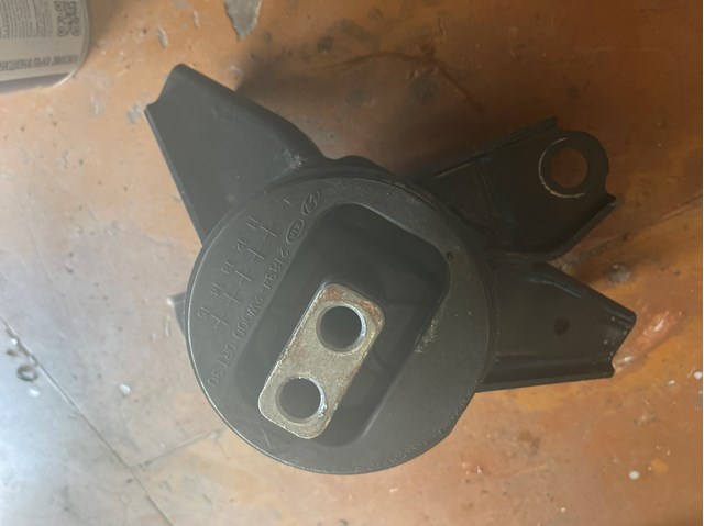Правая опора двигателя 218102W200 HYUNDAI
