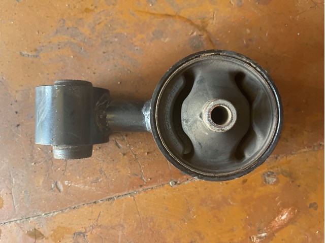 Подушка (опора) двигателя, левая 219702W200 HYUNDAI