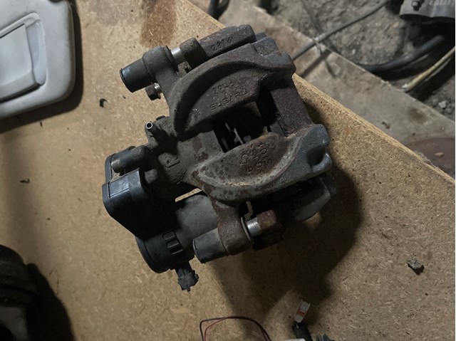 Тормозной суппорт правый задний 26692AL02A SUBARU