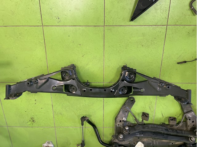 Подрамник задний 33306851560 BMW