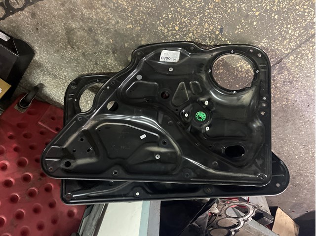  Механизм стеклоподъемника правой задней двери 3AE839462C VAG