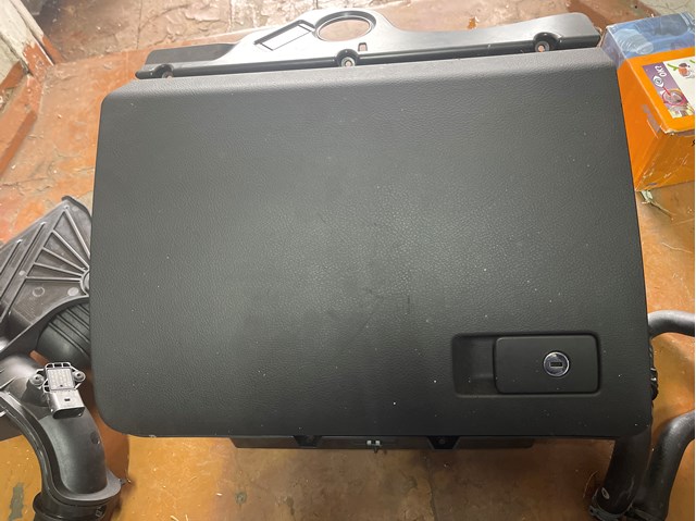 Ящик для предметов ухода 3C1857114E1QB VAG