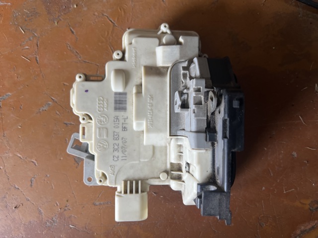 Запор кабины 3C2837015A VAG