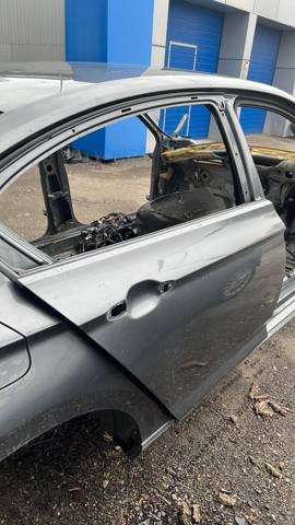 Задняя правая дверь Volkswagen Passat B8