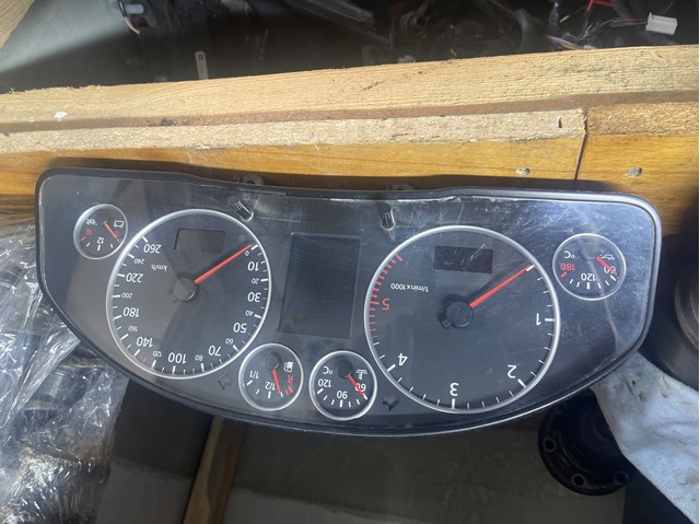 Щиток приборов 4B0920933GX VAG