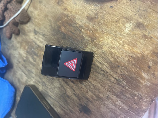 Кнопка аварийки 4G09415095PR VAG