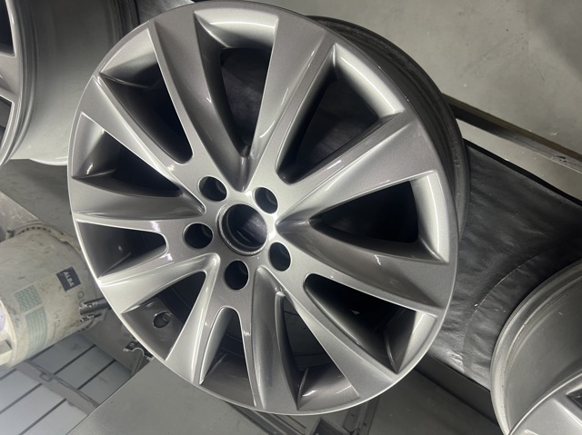 VAG 5N0601025M Диски колесные в наличии Житомир