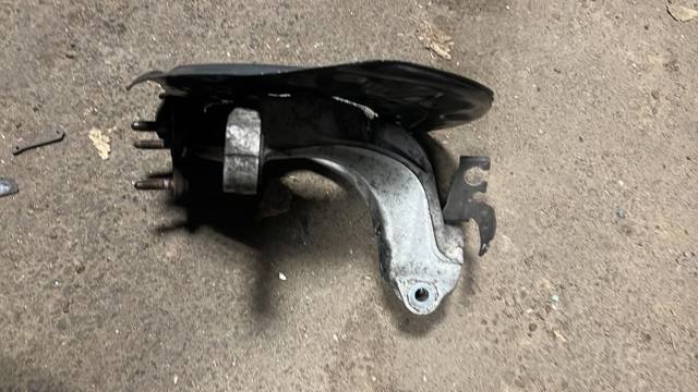 5Q0407253C VAG Цапфа передняя левая купить в Харьков