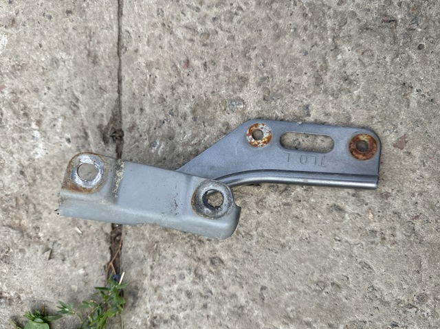 Левая петля капота 60170TL0G00ZZ HONDA