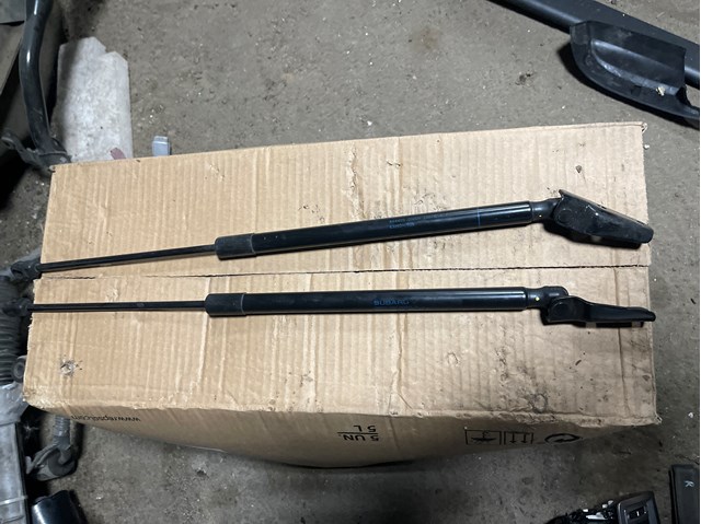 Амортизатор задней двери 63260AL02B SUBARU