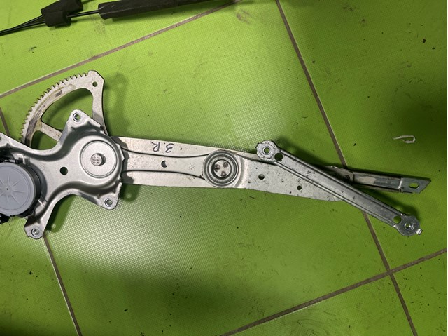 Стеклоподъемник задней правой двери 6980148060 TOYOTA