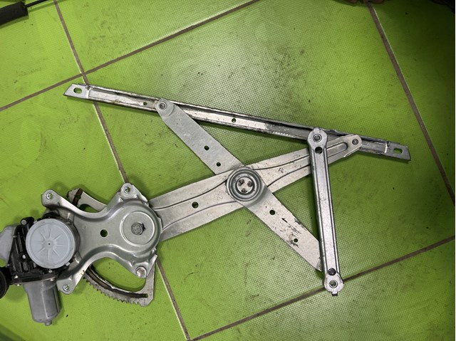 Механизм стеклоподъемника передней левой двери 6980248060 TOYOTA