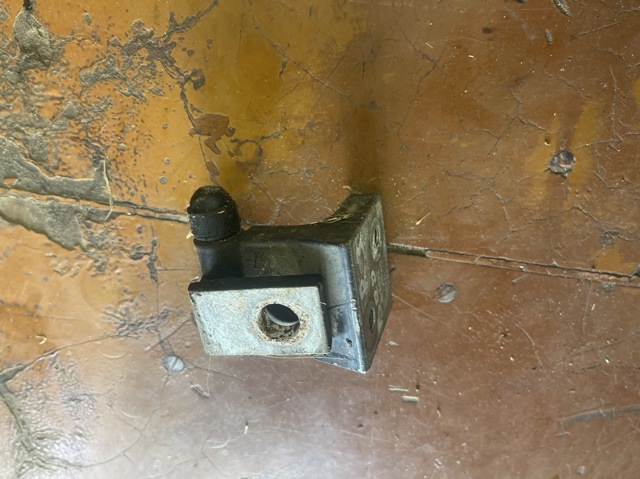 Петля двери задней правой 7L0833402B VAG