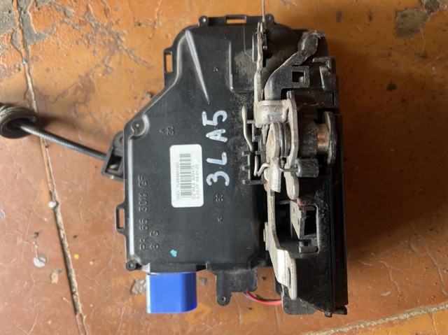 Замок двери задней левой 7L0839015D VAG
