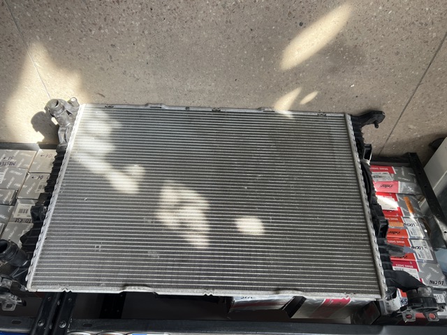 Радиатор охлаждения 8K0121251AG VAG