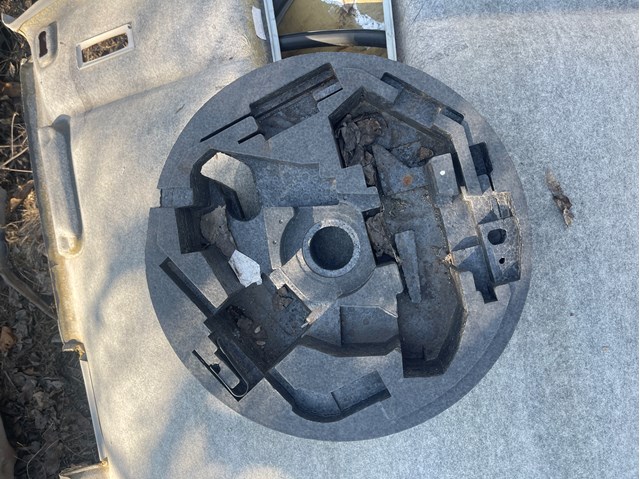 Ящик инструментальный 8P0012109 VAG