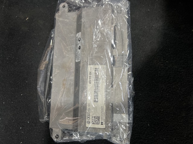 Дисплей многофункциональный 8R0919604 VAG
