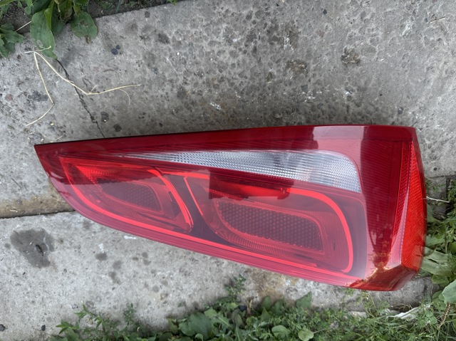 Задний левый стоп 8R0945093 VAG
