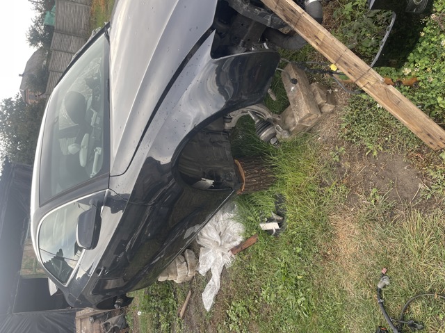 Пассажирская передняя дверь 8T0831052C VAG