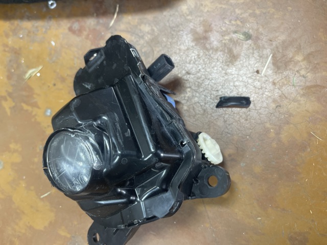 たままつ GHP951680A Mazda Фара противотуманная правая