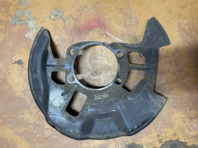 Щиток тормозного диска переднего KD4533261B MAZDA