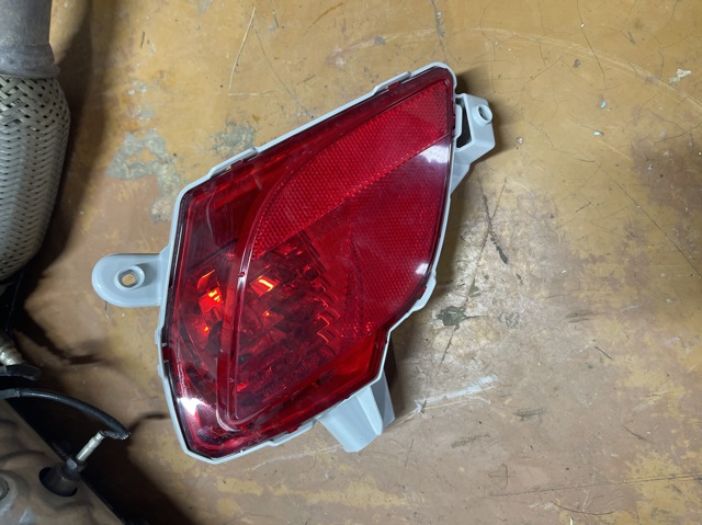 KD53-51-660A Mazda Фонарь противотуманный задний левый