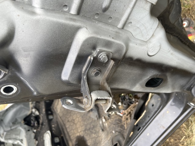KD5358210 MAZDA Петля двери передней правой купить в Хмельницкий