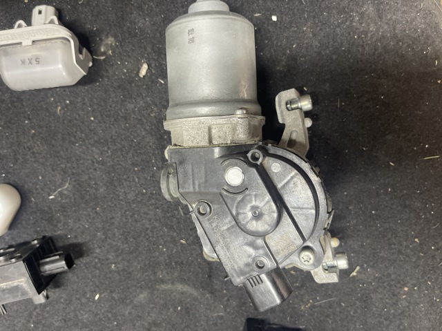 Мотор стеклоочистителя стекла (трапеции) KD5367340C MAZDA