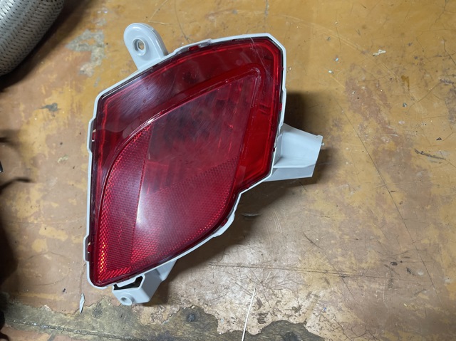 Фонарь противотуманный задний, правый KD7751650A MAZDA