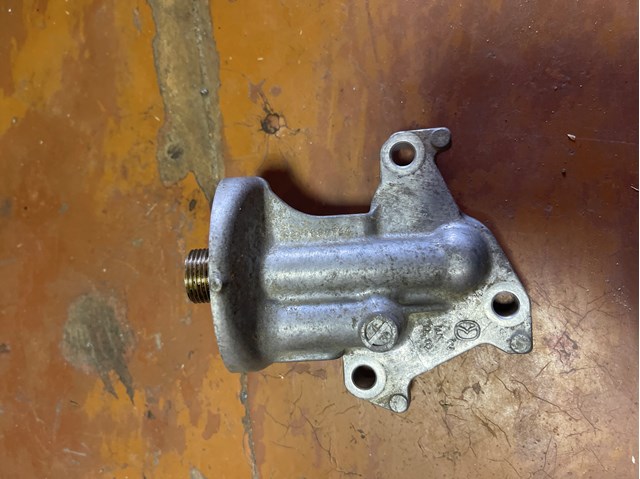 Корпус масляного фильтра PE0114311 MAZDA
