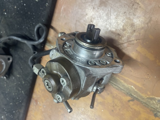 Насос топливный высокого давления SH0113800D MAZDA