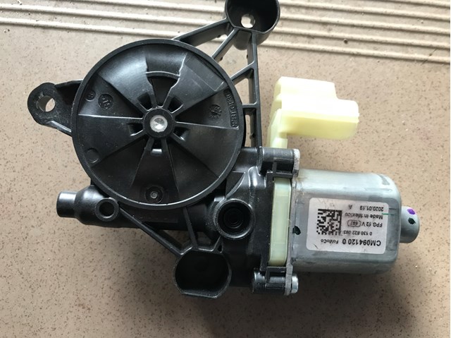 FORD CM0941200 Мотор стеклоподъемника двери передней правой в наличии Киев