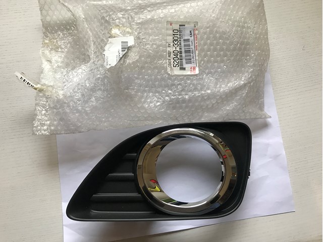 5204033010 TOYOTA Заглушка (решетка) противотуманных фар бампера переднего левая купить в Запорожье