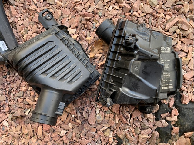13718513916 BMW Корпус воздушного фильтра купить в Харьков