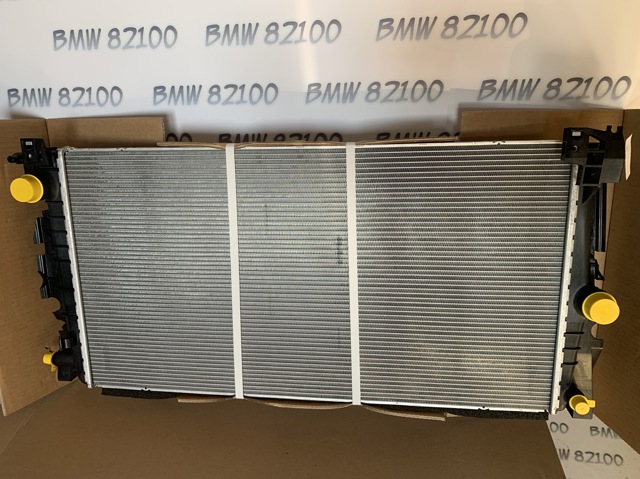 Радиатор водяной 17117643330 BMW