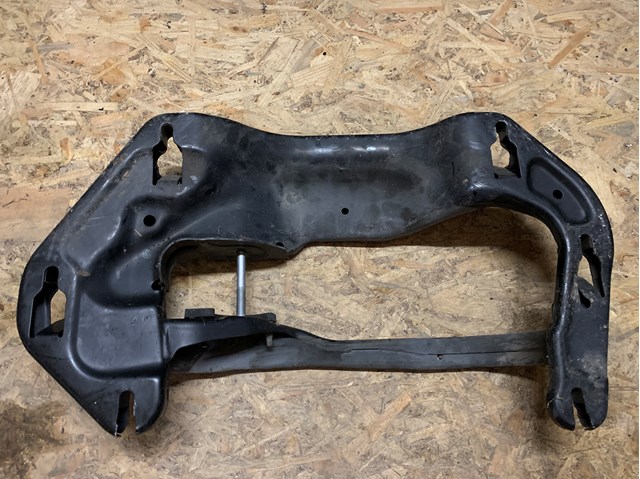 BMW 22326854187 Балка крепления коробки передач в наличии Черкассы