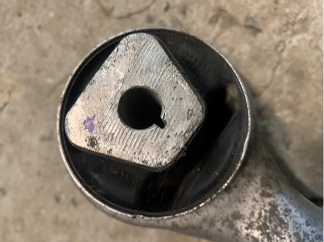 31126855742 BMW Рычаг передней подвески нижний правый купить в Николаев