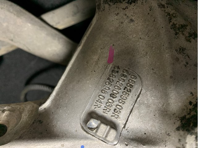 BMW 31216882596 Цапфа передняя правая в наличии Винница