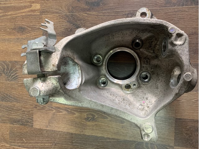 BMW 31216882598 Цапфа передняя правая в наличии Житомир