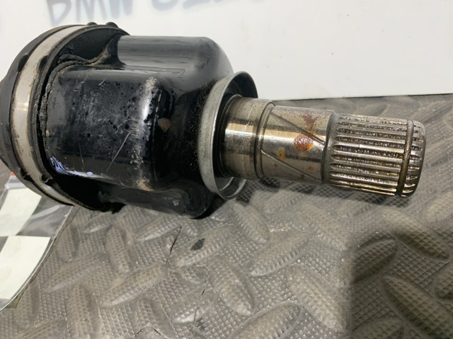 31608643383 BMW Полуось (привод) передняя левая купить в Сумы