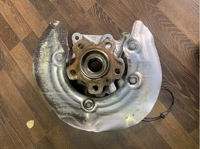 33306871027 BMW Цапфа (поворотный кулак) задний левый купить в Хмельницкий
