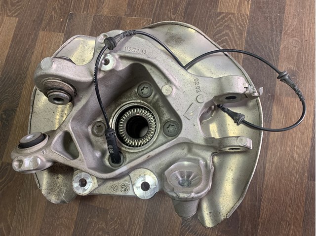 33306871027 BMW Цапфа (поворотный кулак) задний левый купить в Каменское