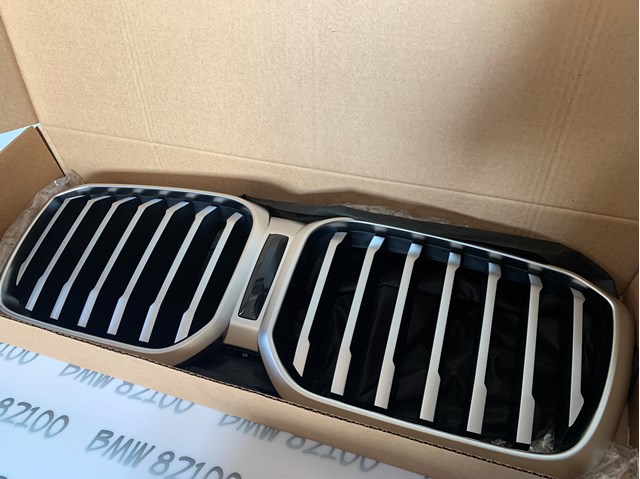 51139881906 BMW Решетка радиатора купить в Ровно
