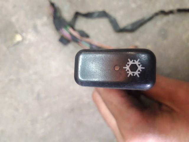 Кнопка блокировки дверей 0045451607 MERCEDES