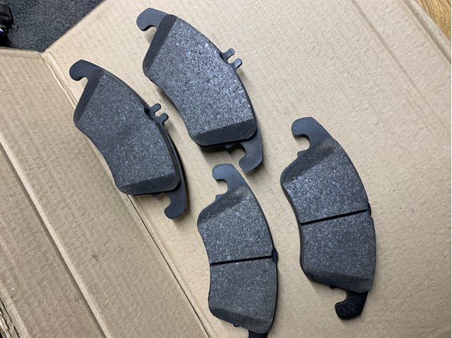 MERCEDES 0074207520 Колодки тормозные передние дисковые в наличии Каменское
