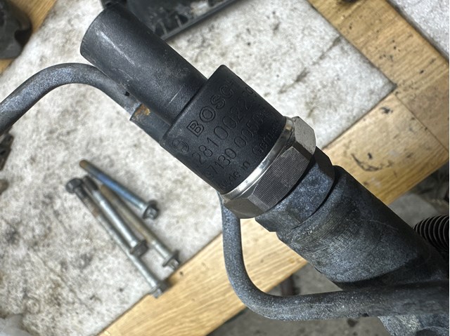 Датчик давления топлива Mercedes Sprinter 1 2-t