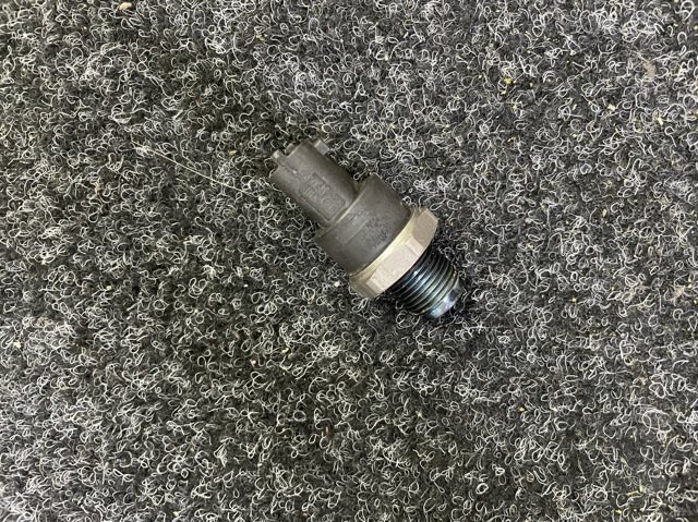 Датчик давления топлива 0281002568 BOSCH
